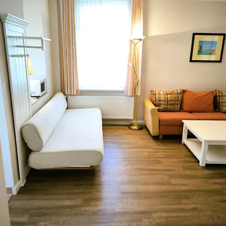 Sonja 01 Goehren (Ruegen)